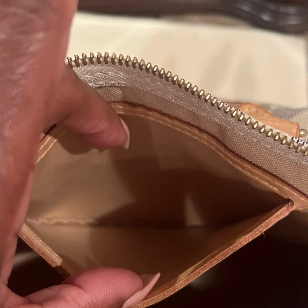 Louis Vuitton Speedy 25 - Picture 10 of 17